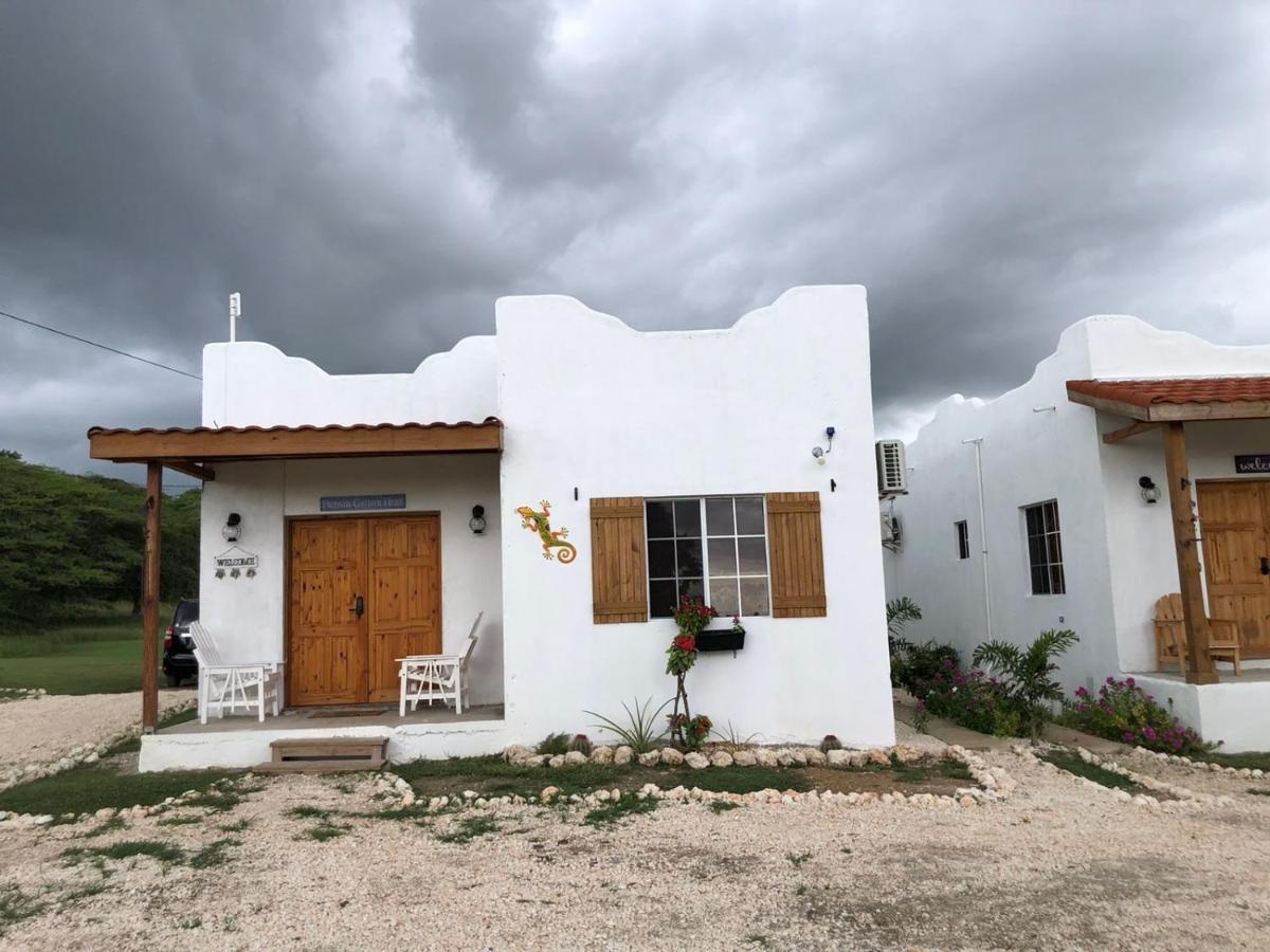 Azteca Villas Treasure Beach Exteriér fotografie