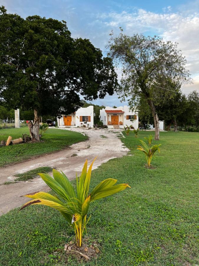 Azteca Villas Treasure Beach Exteriér fotografie
